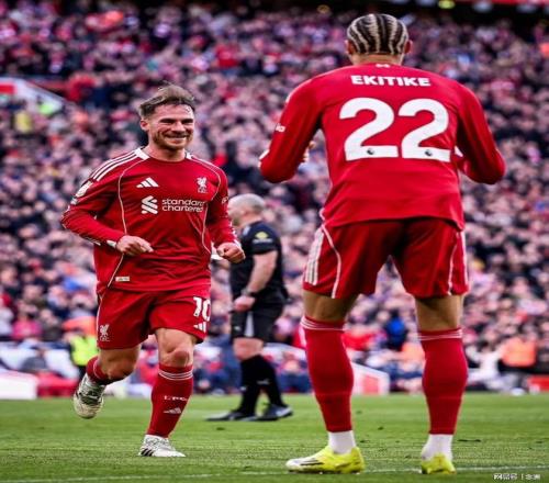 拜仁传奇盖,穆勒雕像在,安联球场外,乐鱼体育,乐鱼体育平台,乐鱼体育官网